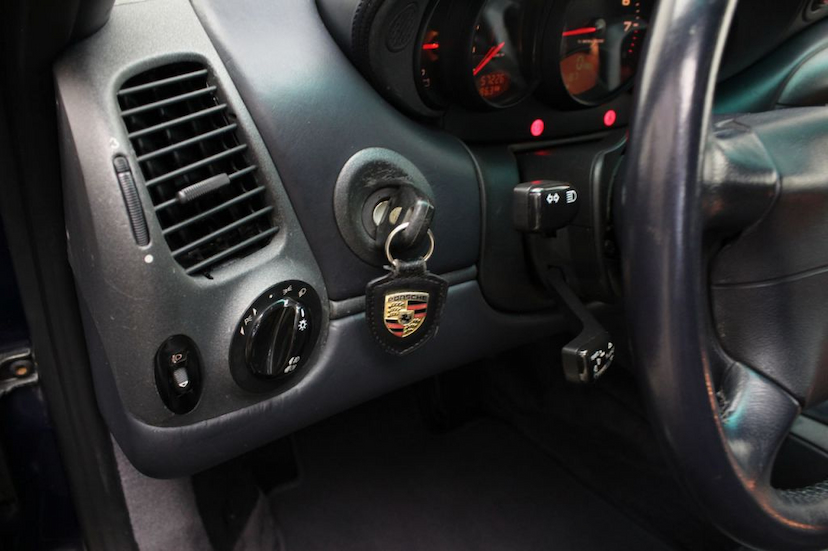 Foto do veículo PORSCHE  911 CARRERA 1998 57.226 KM 189.000,00