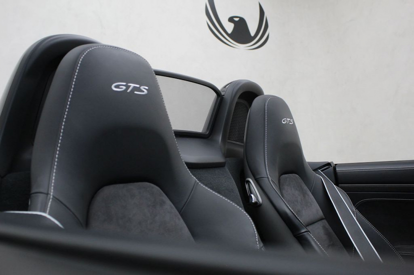 Foto do veículo PORSCHE  BOXSTER GTS 2015 19.460 KM 389.000,00