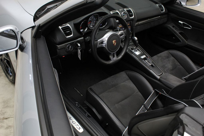 Foto do veículo PORSCHE  BOXSTER GTS 2015 19.460 KM 389.000,00
