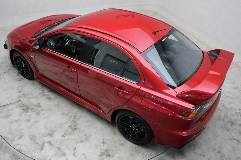 Foto do veículo MITSUBISHI  LANCER EVOLUTION X 2014 29.860 KM 135.000,00
