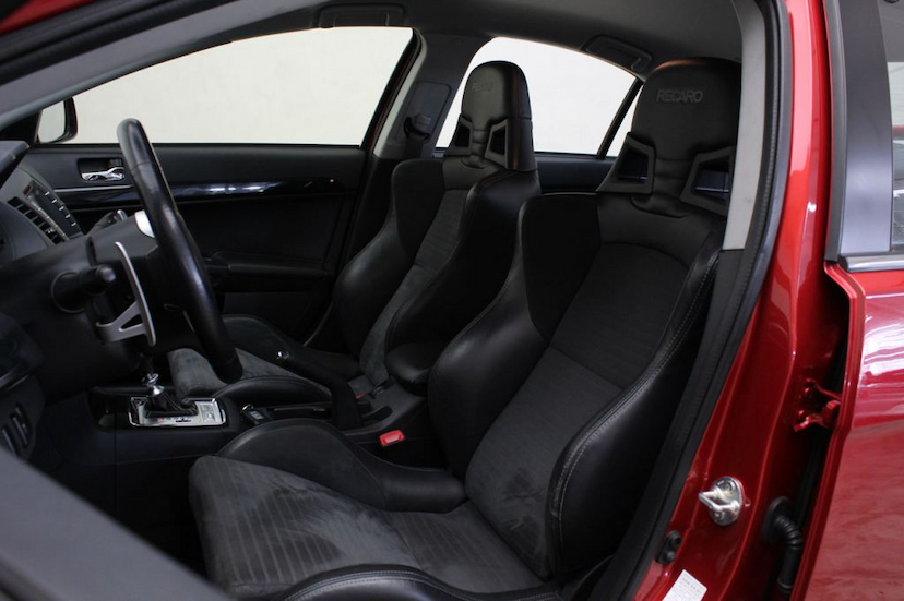 Foto do veículo MITSUBISHI  LANCER EVOLUTION X 2014 29.860 KM 135.000,00