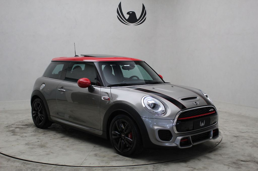 Foto do veículo MINI  COOPER JCW 2P 2017 17.000 KM 125.000,00
