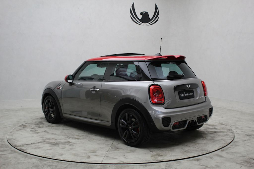 Foto do veículo MINI  COOPER JCW 2P 2017 17.000 KM 125.000,00