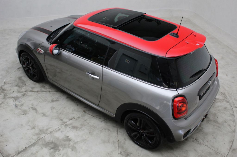 Foto do veículo MINI  COOPER JCW 2P 2017 17.000 KM 125.000,00