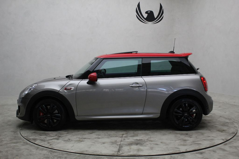 Foto do veículo MINI  COOPER JCW 2P 2017 17.000 KM 125.000,00