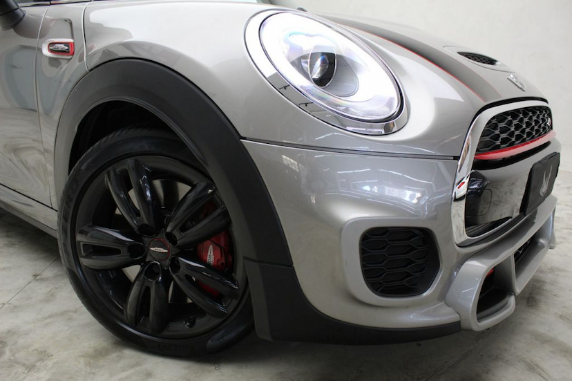 Foto do veículo MINI  COOPER JCW 2P 2017 17.000 KM 125.000,00