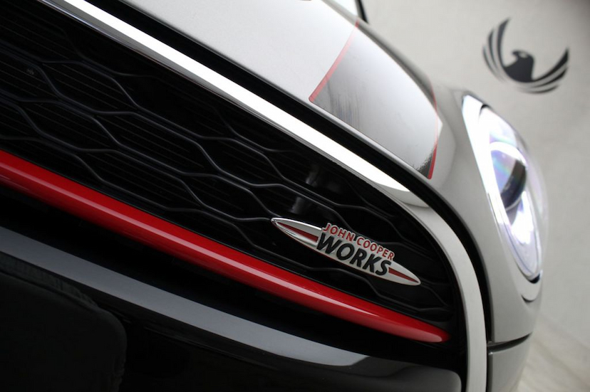 Foto do veículo MINI  COOPER JCW 2P 2017 17.000 KM 125.000,00