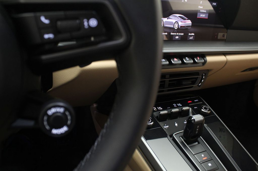 Foto do veículo PORSCHE  911 CARRERA 2020 1.077 KM 659.000,00