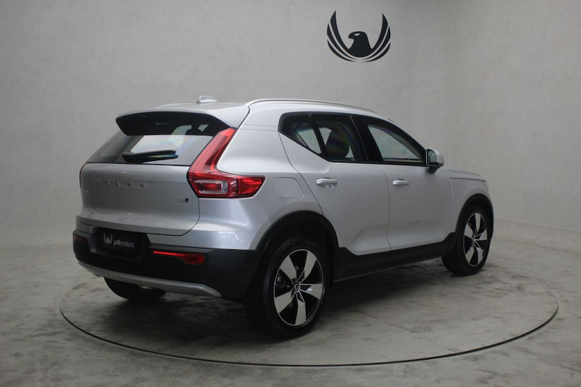 Foto do veículo VOLVO XC40 T5 MOMENTUM 2019 18.340 KM 229.000,00