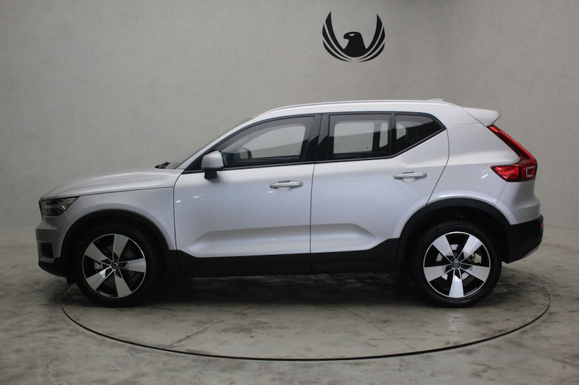 Foto do veículo VOLVO XC40 T5 MOMENTUM 2019 18.340 KM 229.000,00