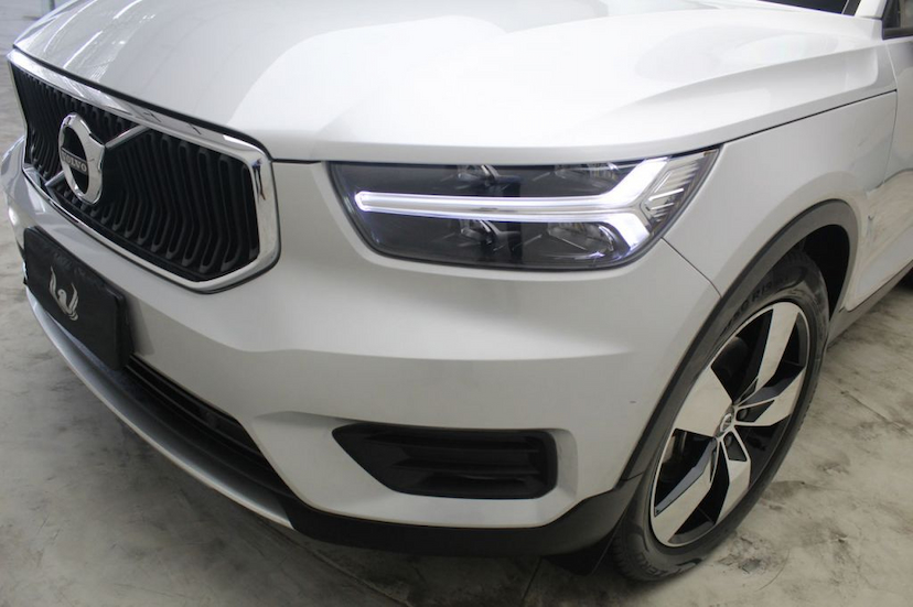 Foto do veículo VOLVO XC40 T5 MOMENTUM 2019 18.340 KM 229.000,00