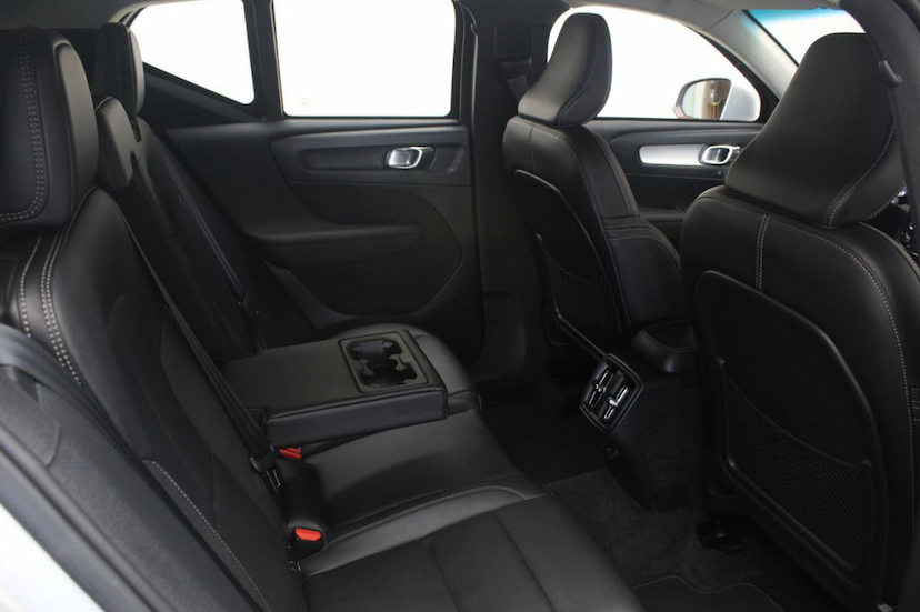Foto do veículo VOLVO XC40 T5 MOMENTUM 2019 18.340 KM 229.000,00
