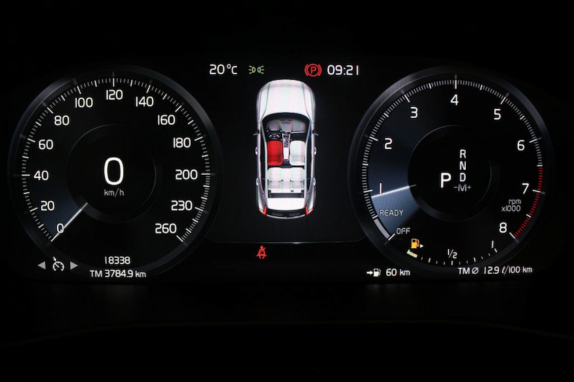 Foto do veículo VOLVO XC40 T5 MOMENTUM 2019 18.340 KM 229.000,00