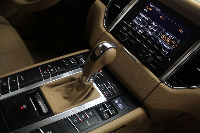 Foto do veículo PORSCHE  MACAN S 2015 60.017 KM 289.000,00