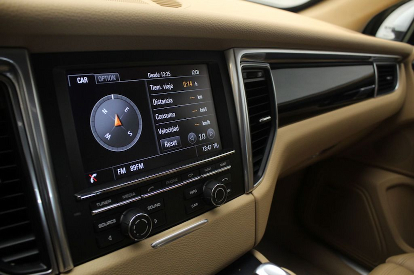 Foto do veículo PORSCHE  MACAN S 2015 60.017 KM 289.000,00