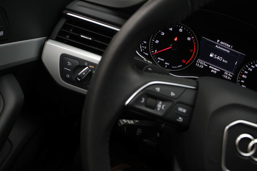 Foto do veículo AUDI  A4 ATTRACTION 2018 27.025 KM 112.000,00