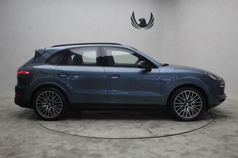 Foto do veículo PORSCHE CAYENNE CAYENNE E-HYBRID 2020 8.000 KM 620.000,00
