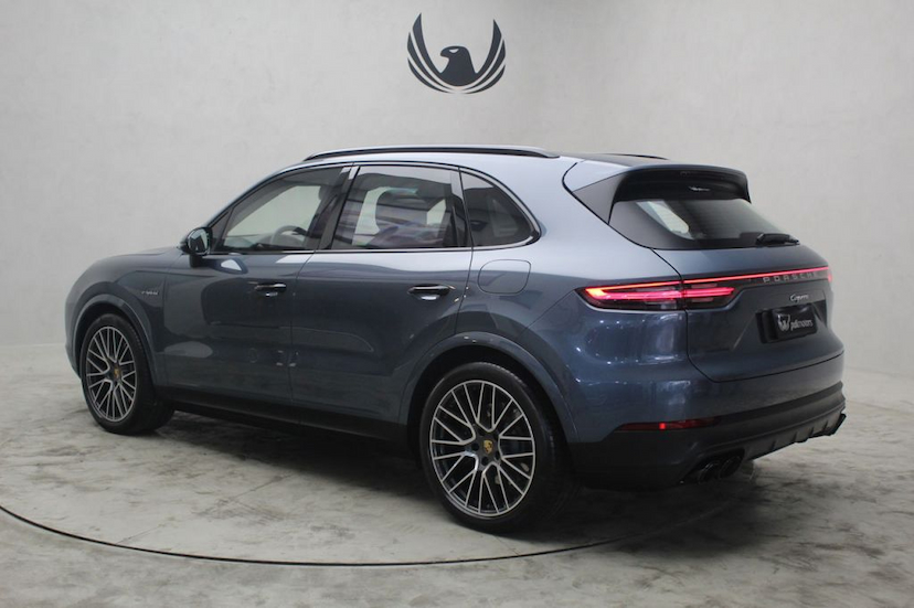 Foto do veículo PORSCHE CAYENNE CAYENNE E-HYBRID 2020 8.000 KM 620.000,00