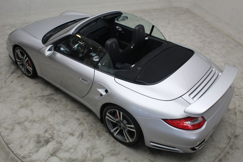 Foto do veículo PORSCHE  911 TURBO CABRIOLET 2010 27.238 KM 599.000,00