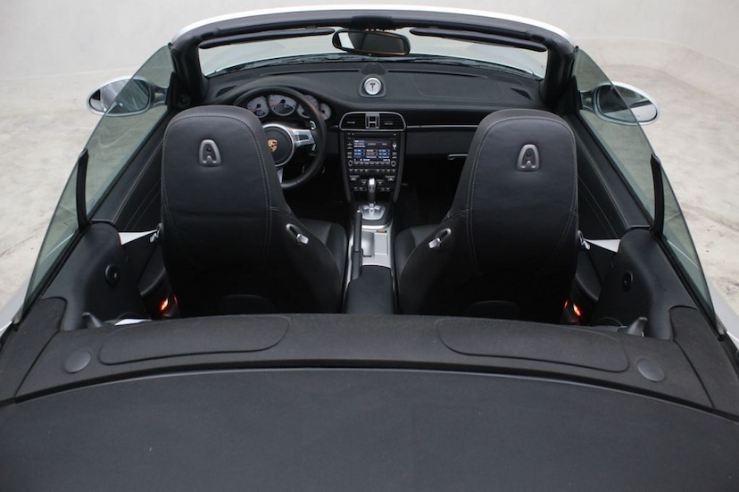 Foto do veículo PORSCHE  911 TURBO CABRIOLET 2010 27.238 KM 599.000,00