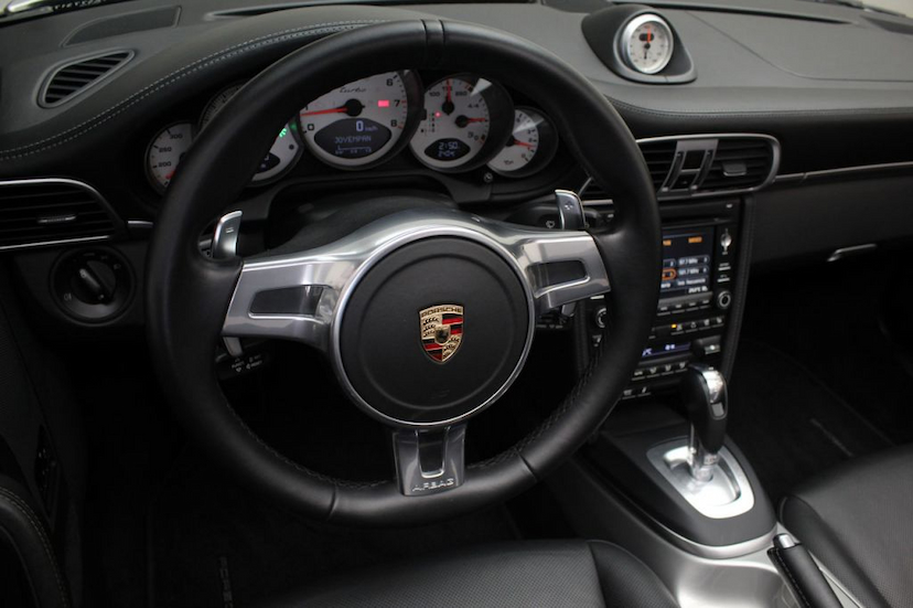 Foto do veículo PORSCHE  911 TURBO CABRIOLET 2010 27.238 KM 599.000,00