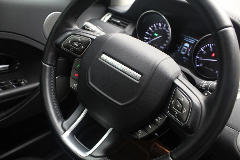 Foto do veículo LAND ROVER RANGE ROVER EVOQUE PURE 2015 45.487 KM 115.000,00