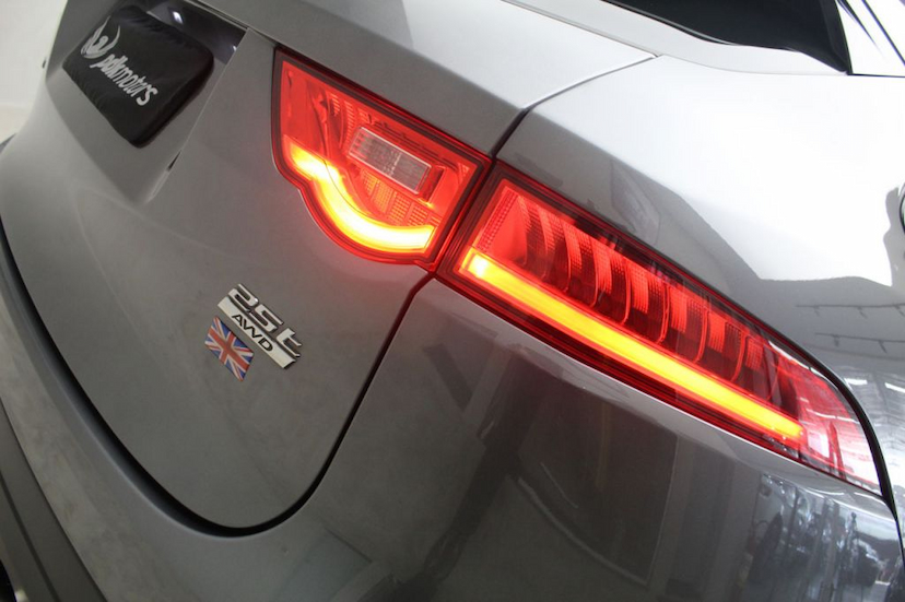 Foto do veículo JAGUAR  F PACE PRESTIGE 2018 34.200 KM 219.000,00
