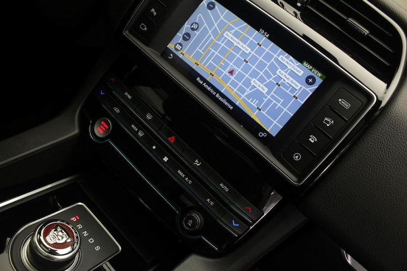 Foto do veículo JAGUAR  F PACE PRESTIGE 2018 34.200 KM 219.000,00