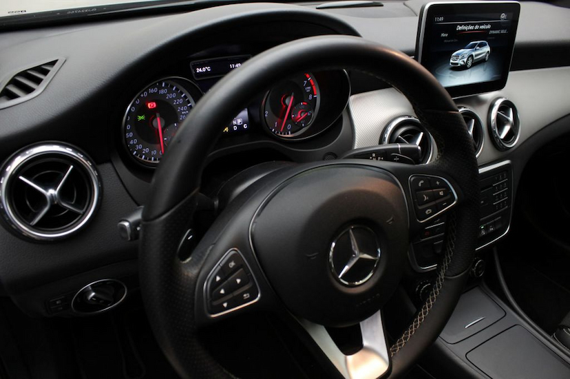 Foto do veículo MERCEDES-BENZ  GLA 200 URBAN 2016 90.630 KM 119.000,00