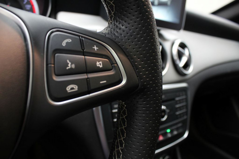 Foto do veículo MERCEDES-BENZ  GLA 200 URBAN 2016 90.630 KM 119.000,00