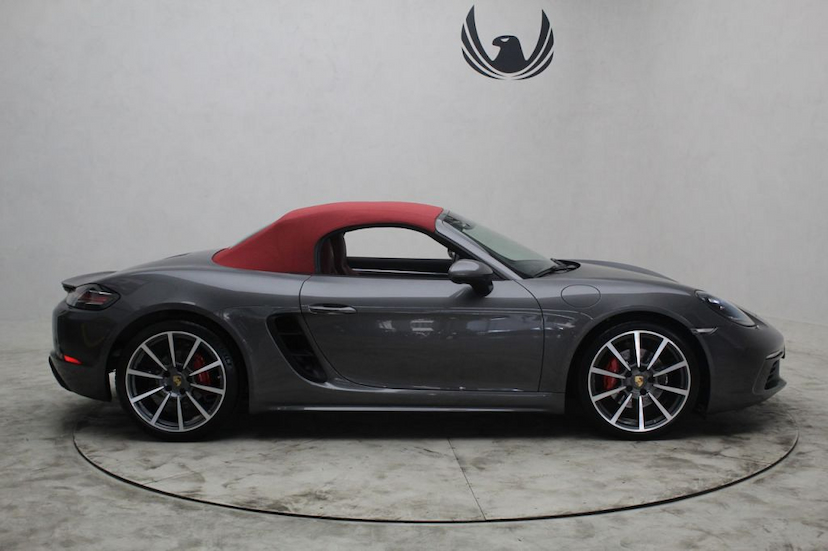 Foto do veículo PORSCHE  718 BOXSTER 2018 7.186 KM 399.000,00