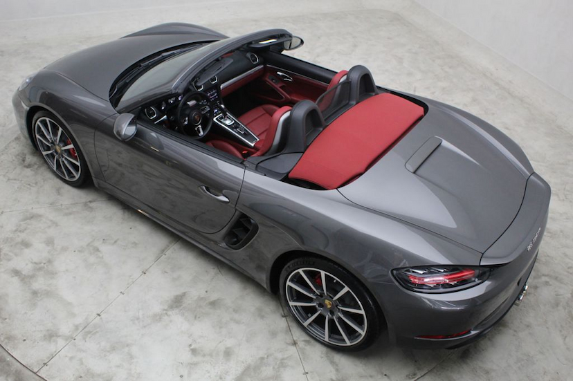 Foto do veículo PORSCHE  718 BOXSTER 2018 7.186 KM 399.000,00