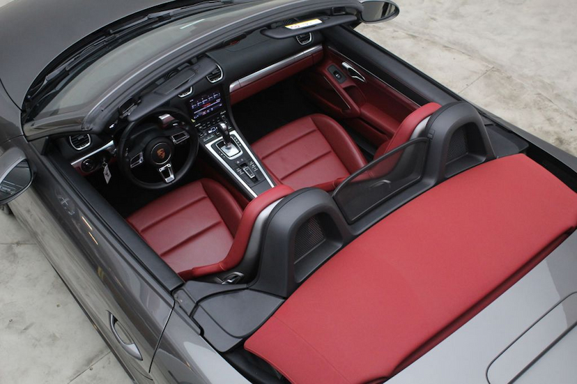 Foto do veículo PORSCHE  718 BOXSTER 2018 7.186 KM 399.000,00