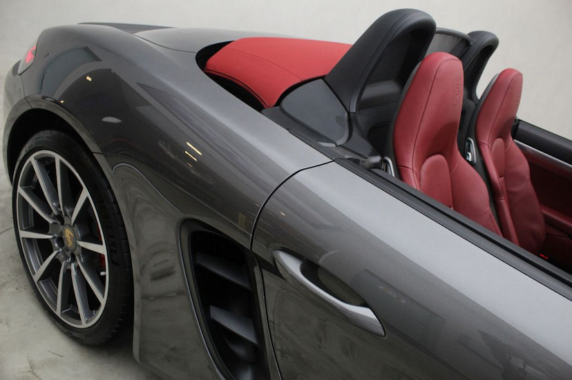 Foto do veículo PORSCHE  718 BOXSTER 2018 7.186 KM 399.000,00