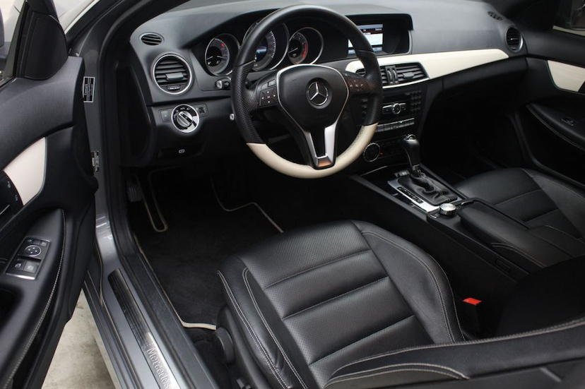 Foto do veículo MERCEDES-BENZ  C180 COUPE 2013 72.481 KM 75.000,00