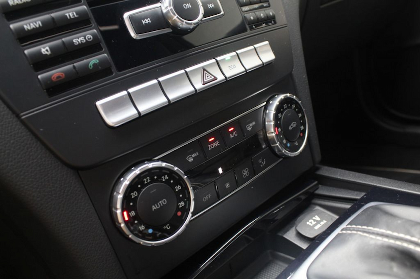 Foto do veículo MERCEDES-BENZ  C180 COUPE 2013 72.481 KM 75.000,00