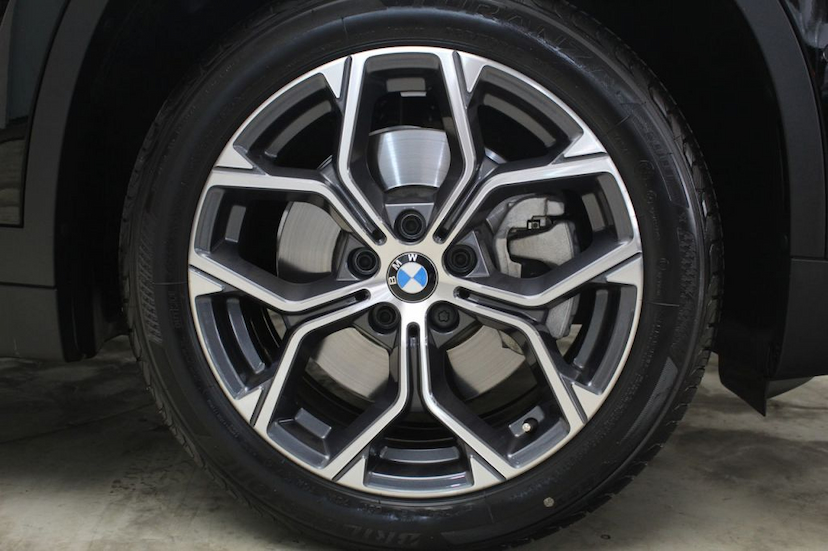 Foto do veículo BMW  X1 20I X-LINE 2020 6.902 KM 209.000,00
