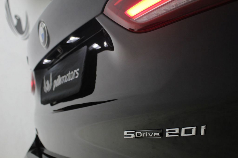 Foto do veículo BMW  X1 20I X-LINE 2020 6.902 KM 209.000,00