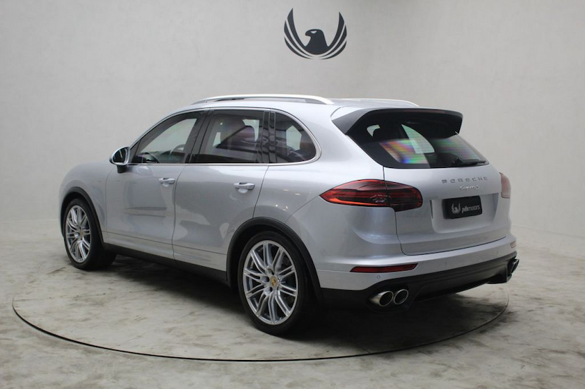 Foto do veículo PORSCHE CAYENNE CAYENNE S 2016 57.665 KM 259.000,00