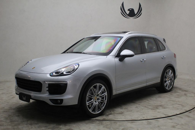 Foto do veículo PORSCHE CAYENNE CAYENNE S 2016 57.665 KM 259.000,00