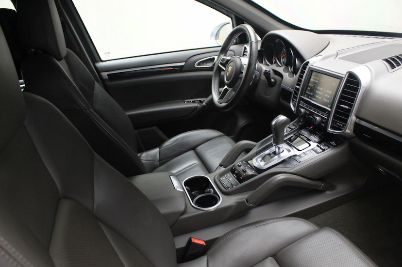 Foto do veículo PORSCHE CAYENNE CAYENNE S 2016 57.665 KM 259.000,00