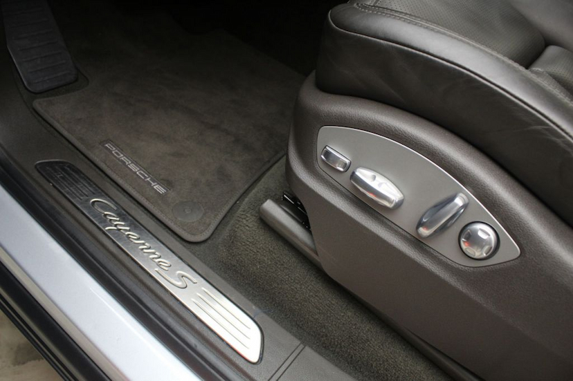 Foto do veículo PORSCHE CAYENNE CAYENNE S 2016 57.665 KM 259.000,00