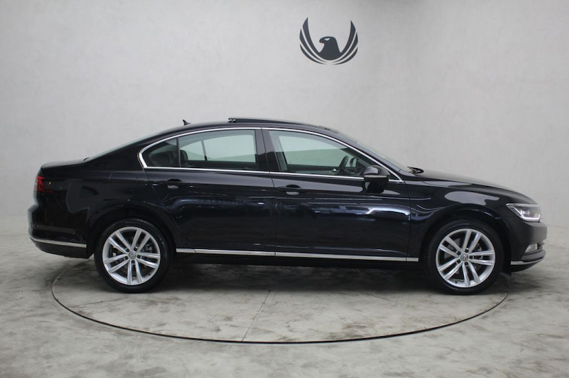 Foto do veículo VOLKSWAGEN  PASSAT HIGHLINE 2018 15.810 KM 136.000,00