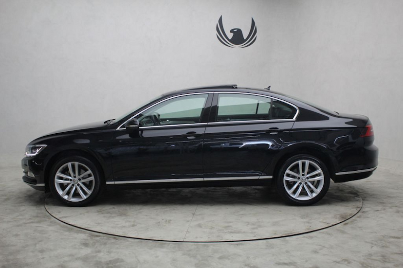 Foto do veículo VOLKSWAGEN  PASSAT HIGHLINE 2018 15.810 KM 136.000,00