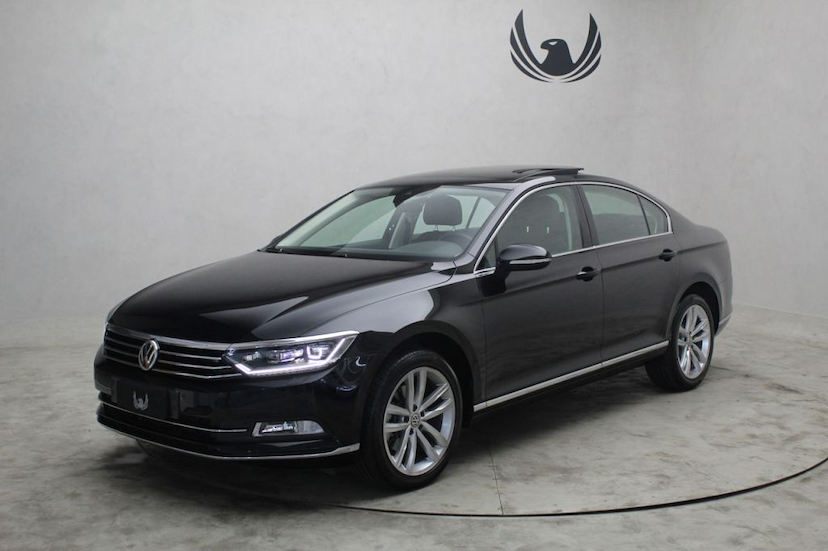 Foto do veículo VOLKSWAGEN  PASSAT HIGHLINE 2018 15.810 KM 136.000,00