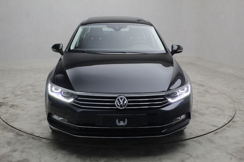 Foto do veículo VOLKSWAGEN  PASSAT HIGHLINE 2018 15.810 KM 136.000,00