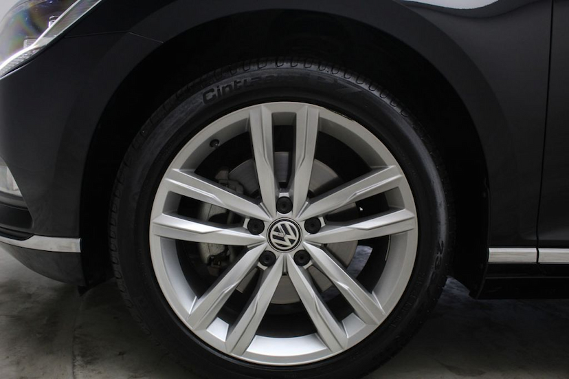 Foto do veículo VOLKSWAGEN  PASSAT HIGHLINE 2018 15.810 KM 136.000,00