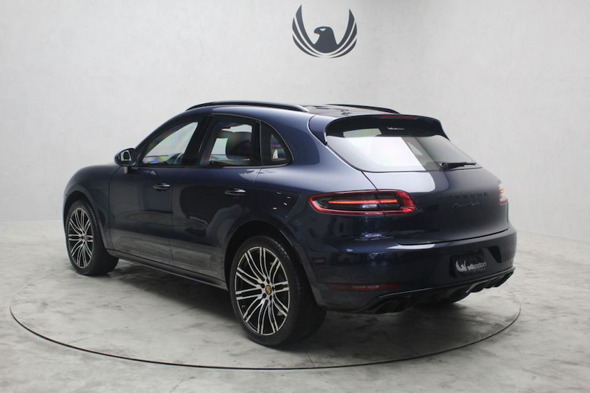 Foto do veículo PORSCHE  MACAN TURBO 2015 45.195 KM 309.000,00