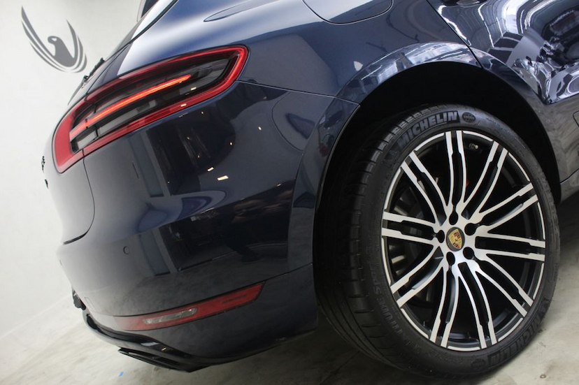 Foto do veículo PORSCHE  MACAN TURBO 2015 45.195 KM 309.000,00