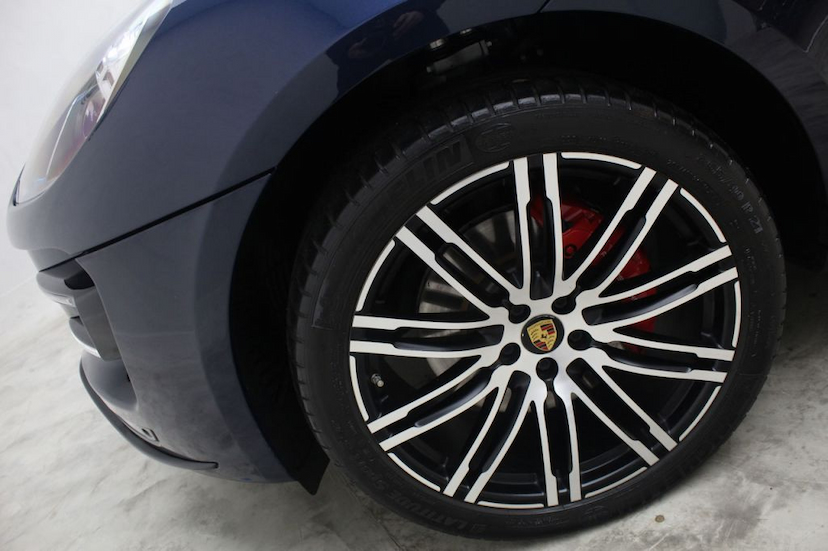 Foto do veículo PORSCHE  MACAN TURBO 2015 45.195 KM 309.000,00